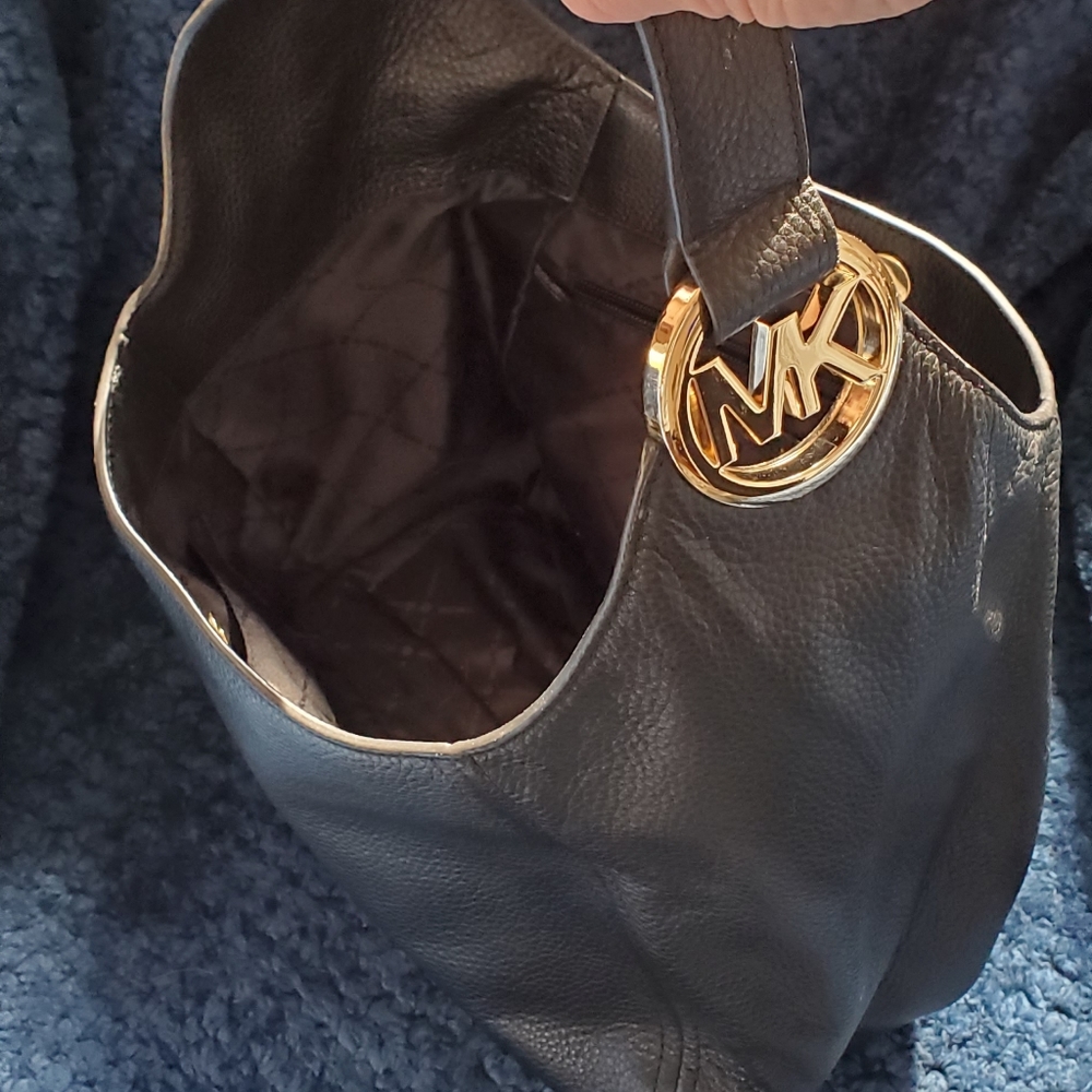 NWT Michael Kor black leather purse